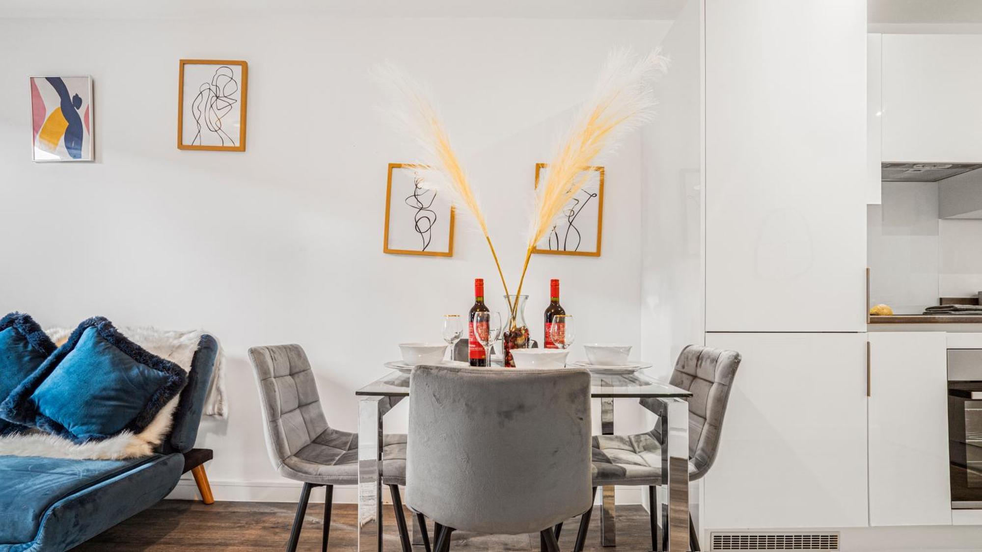 Oceanic Hideaway With Free Park And Netflix Apartment Birmingham